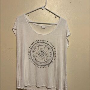 Elegant White Mandala Print Women's Tee